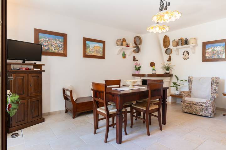 Holiday Home 'La Lamia 21' with Private Garden, Wi-Fi and Air Conditioning in Cisternino, Salento