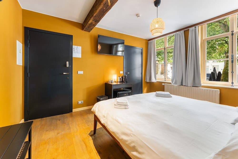 Amazing scenic city view room The Lake Suites in Bruges, Flandre-Occidentale