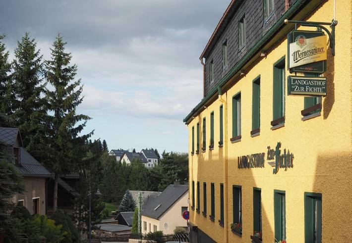 Hotel für 2 Personen, mit Terrasse und Garten sowie Sauna und Ausblick in Bärenstein - 3