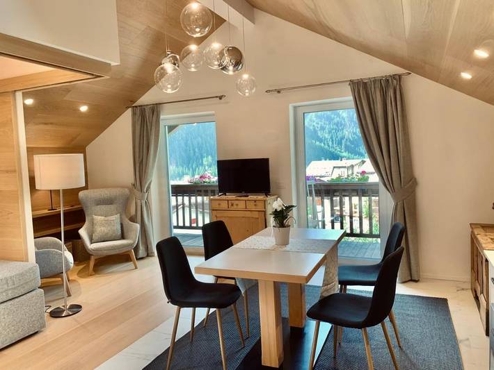 Baita per 4 persone, con panorama e balcone in Val di Fassa