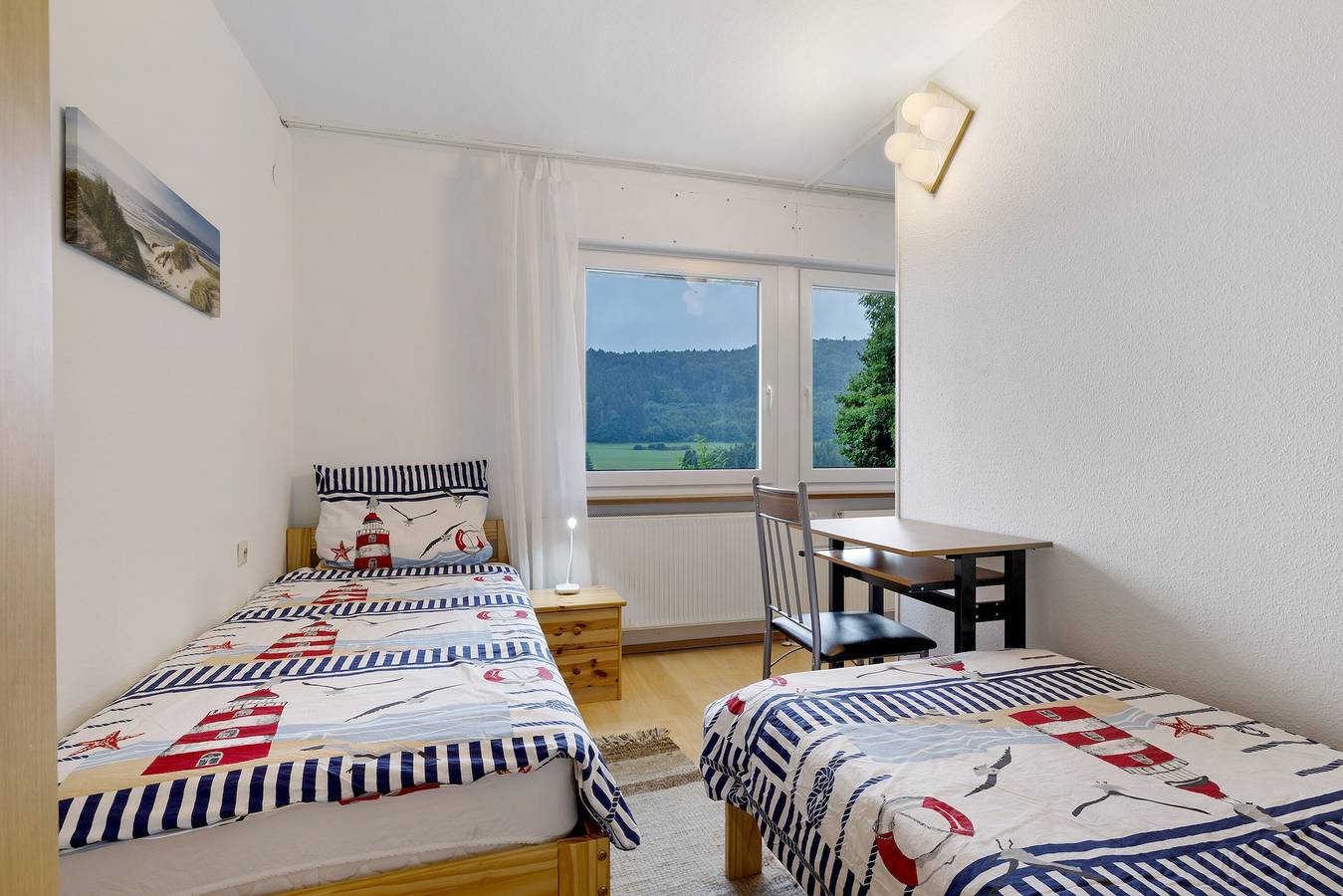 Ganze Wohnung, Ferienwohnung 'Schwäbische Alb' mit Privatterrasse, Gemeinschaftsgarten und Wi-Fi in Burladingen, Neckar-Alb