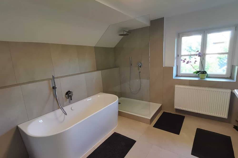 Ganze Wohnung, Ferienwohnung Grey House in Laufen, Rupertiwinkel