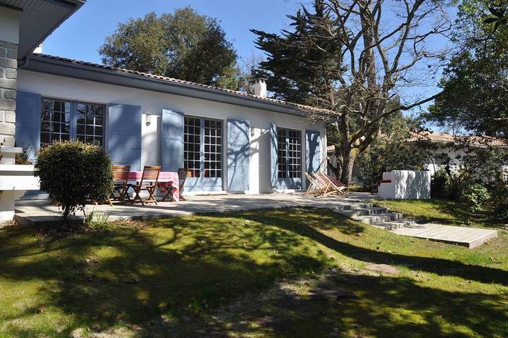 Villa pour 12 personnes, avec terrasse et jardin - 1