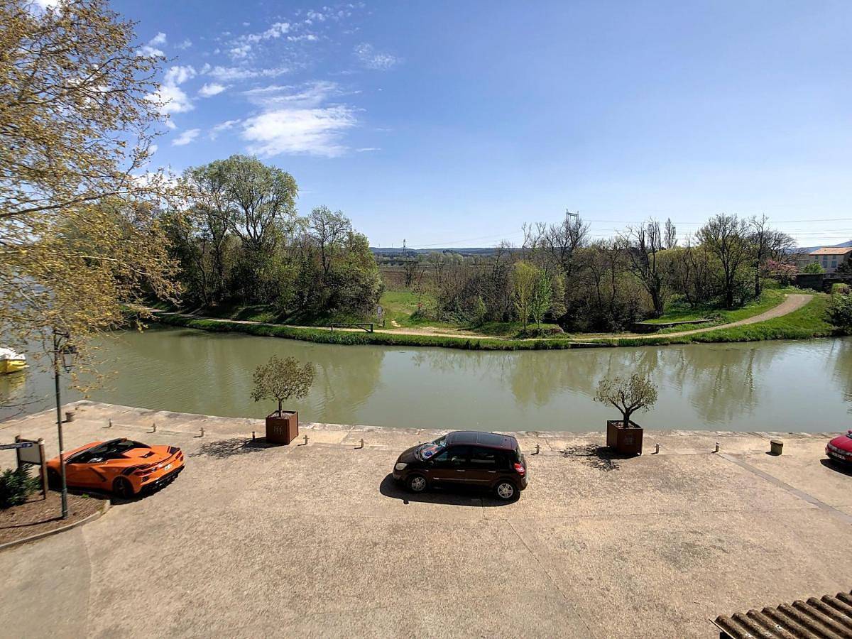 Appartement entier, Three-Bedroom Apartment in La Redorte, Région de Carcassonne