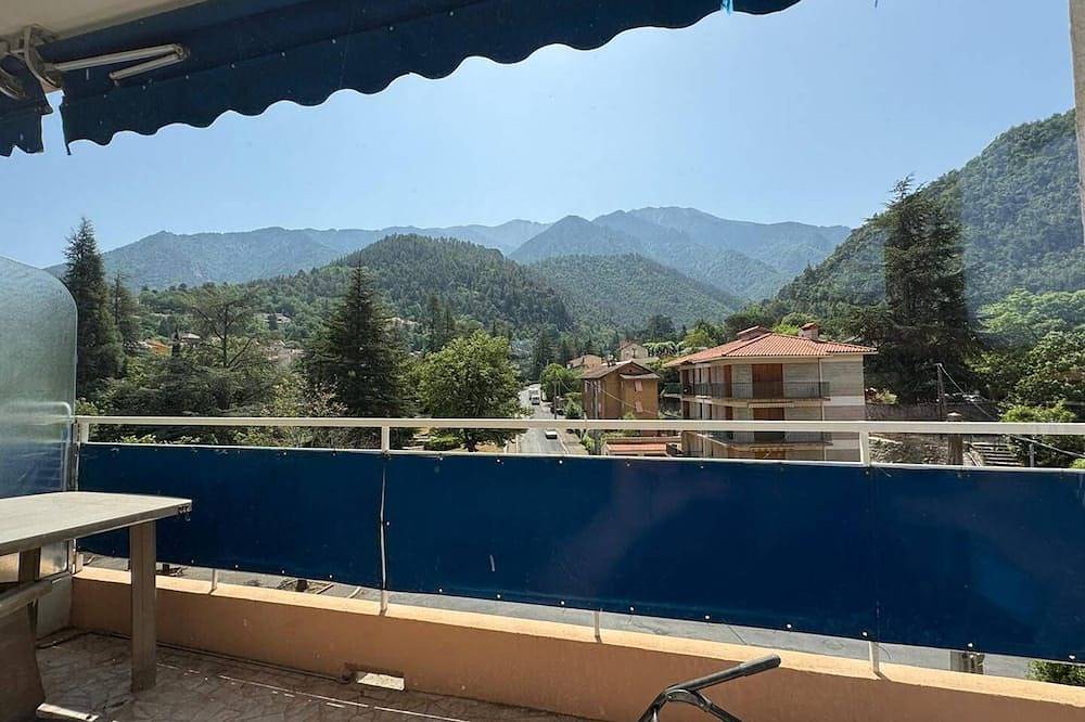 Appartement entier, T2 Situe Au 3E Etage Avec Ascenseur Avec Grande Terrasse Et Vue Degagee in Vernet-les-Bains, Parc naturel régional des Pyrénées catalanes