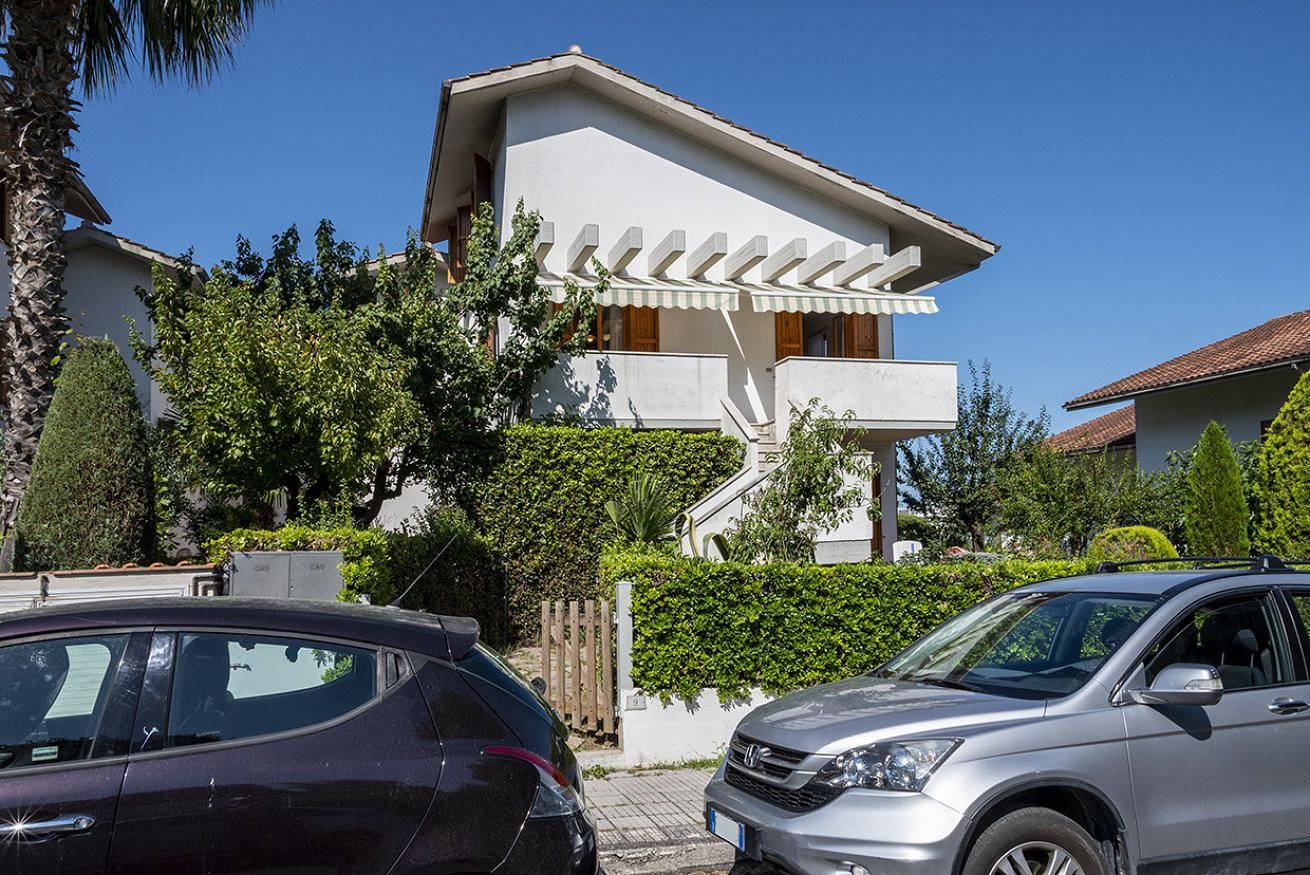 Entire apartment, M370 - Marcelli, delightful studio apartment with terrace in Riviera del Conero