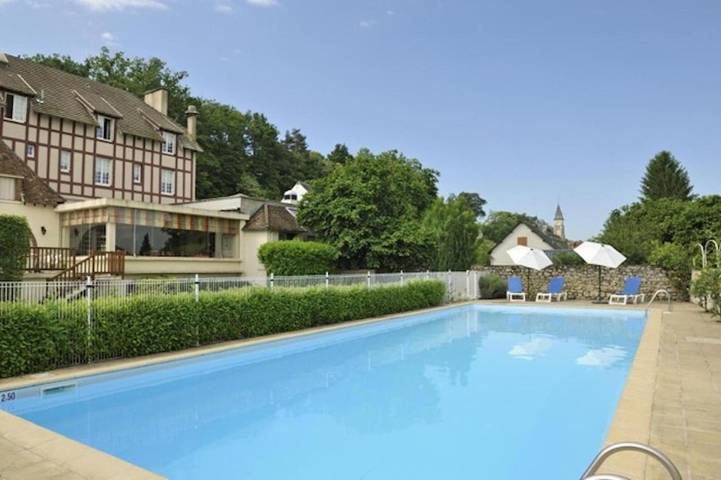 Hôtel pour 6 personnes, avec sauna et jacuzzi ainsi que jardin et piscine, animaux acceptés à Chaumont-sur-Loire