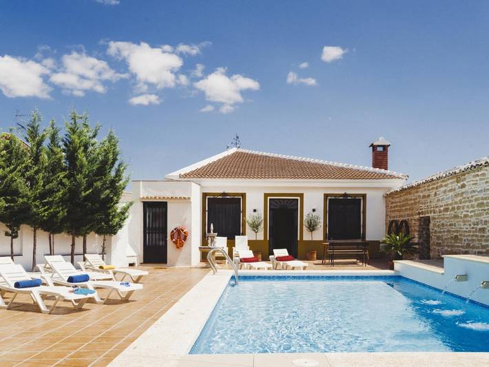 Casa de vacaciones para 16 personas, con terraza y piscina en Provincia de Jaén