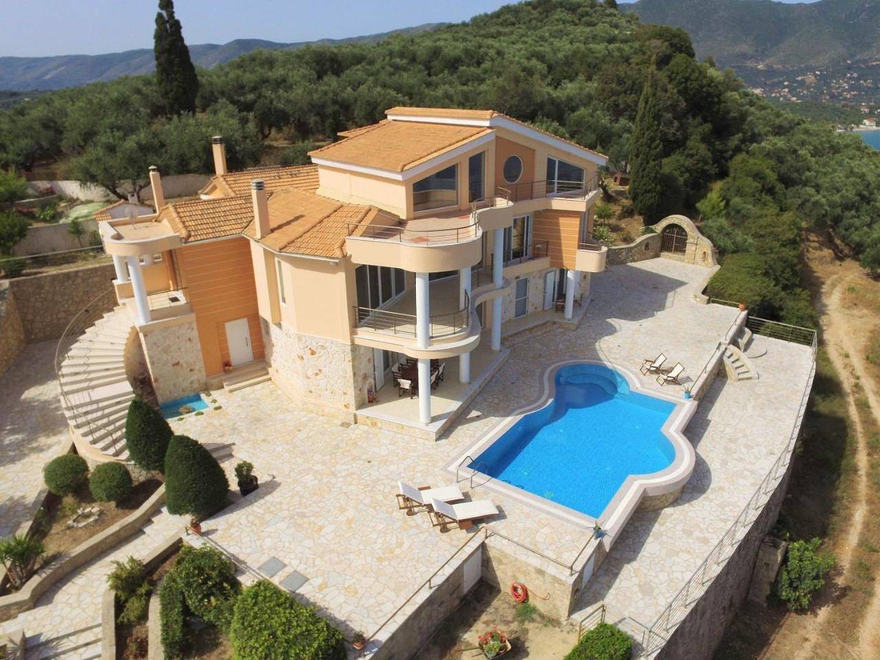 Entire apartment, Pyrgos Zante Suites in Alykanas, Alykes