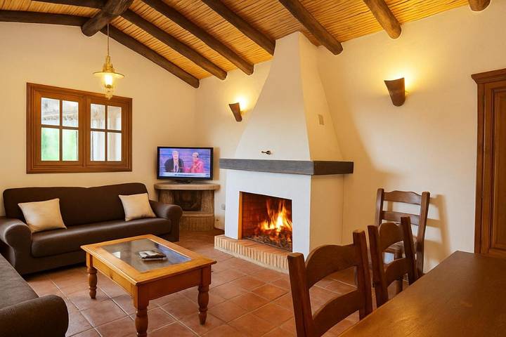 Casa rural para 4 personas, con vistas además de jardín y piscina en Álora