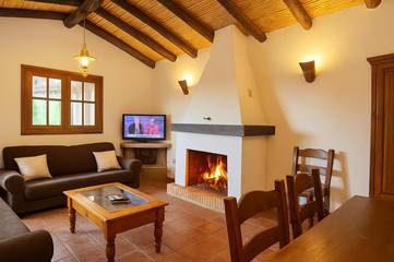 Casa rural para 4 personas, con vistas además de piscina y jardín en Álora