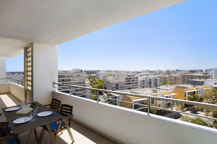 Holiday rental for 8 people, with balcony, child-friendly in Praia da Rocha