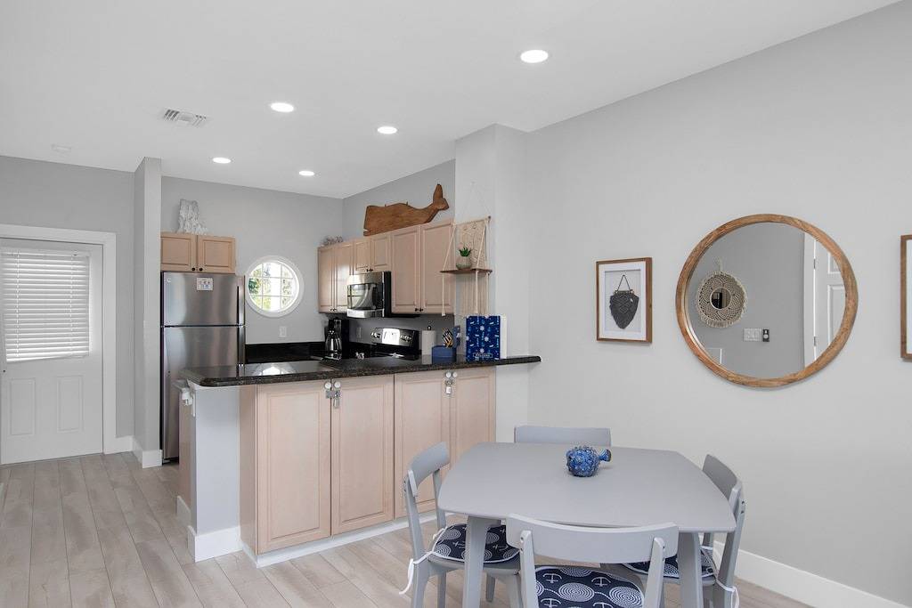 Majestic Marina View- 2/2.5 townhome looking over Hawks Cay Marina. in Duck Key, Monroe County