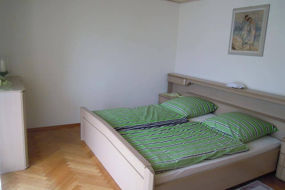 Ganze Wohnung, Ferienwohnung in traumhafter Lage mit unverbautem Blick über Elmstein in Elmstein, Saar-Nahe-Bergland