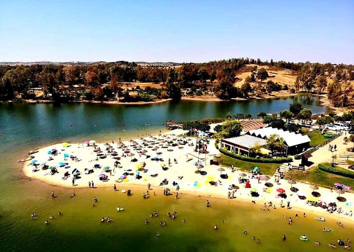 Location de vacances pour 6 personnes, avec terrasse dans Corte do Pinto