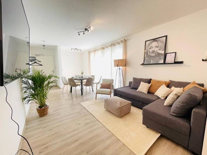 Ferienwohnung für 8 Personen, mit Terrasse und Garten sowie Ausblick in Herrenhäuser Gärten
