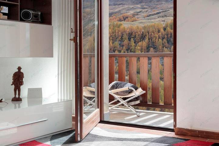 Chalet for 5 people, with view and balcony, with pets in Breuil