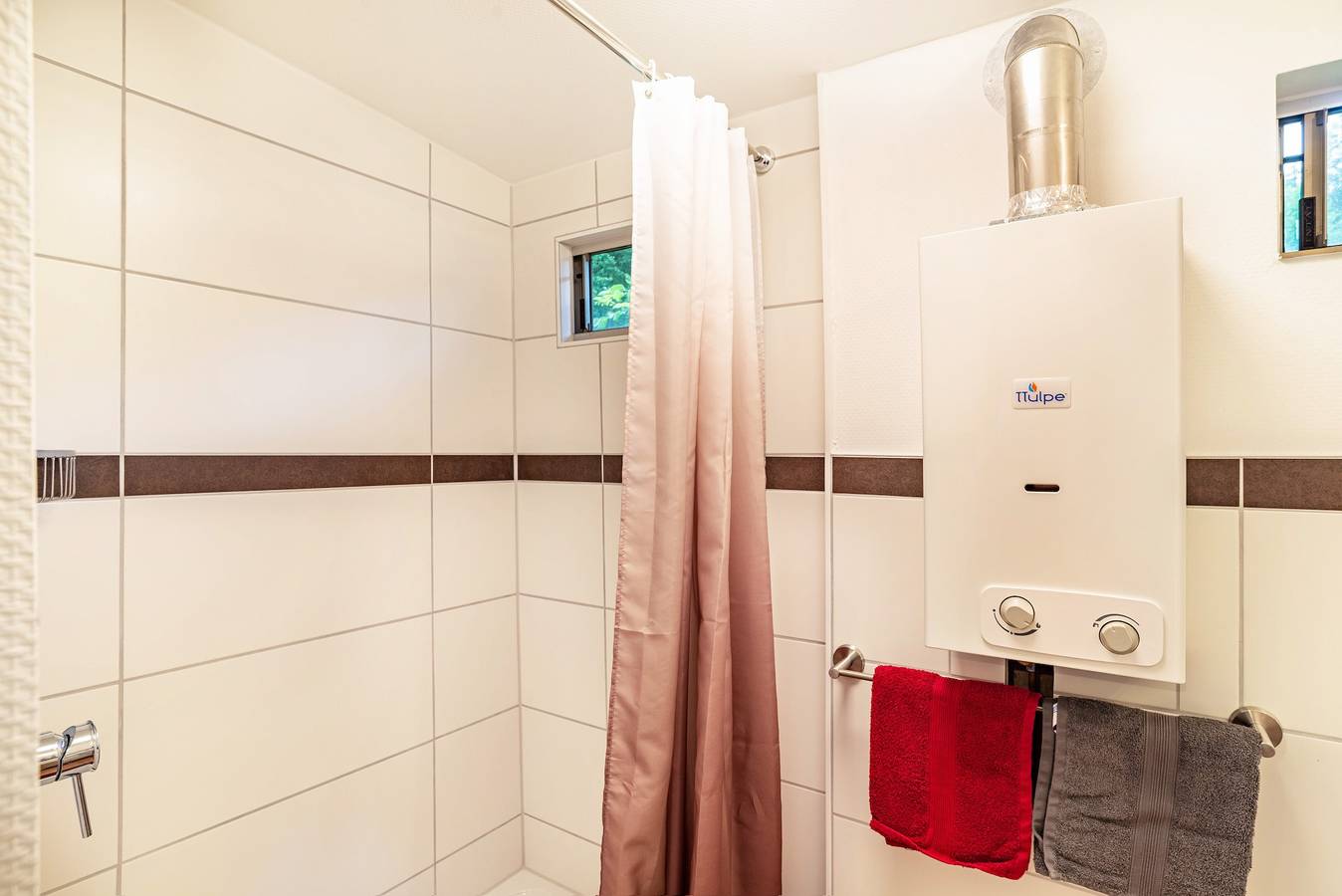 Vakantiehuis 'Am Bach' met privé terras en privé tuin, foto 14