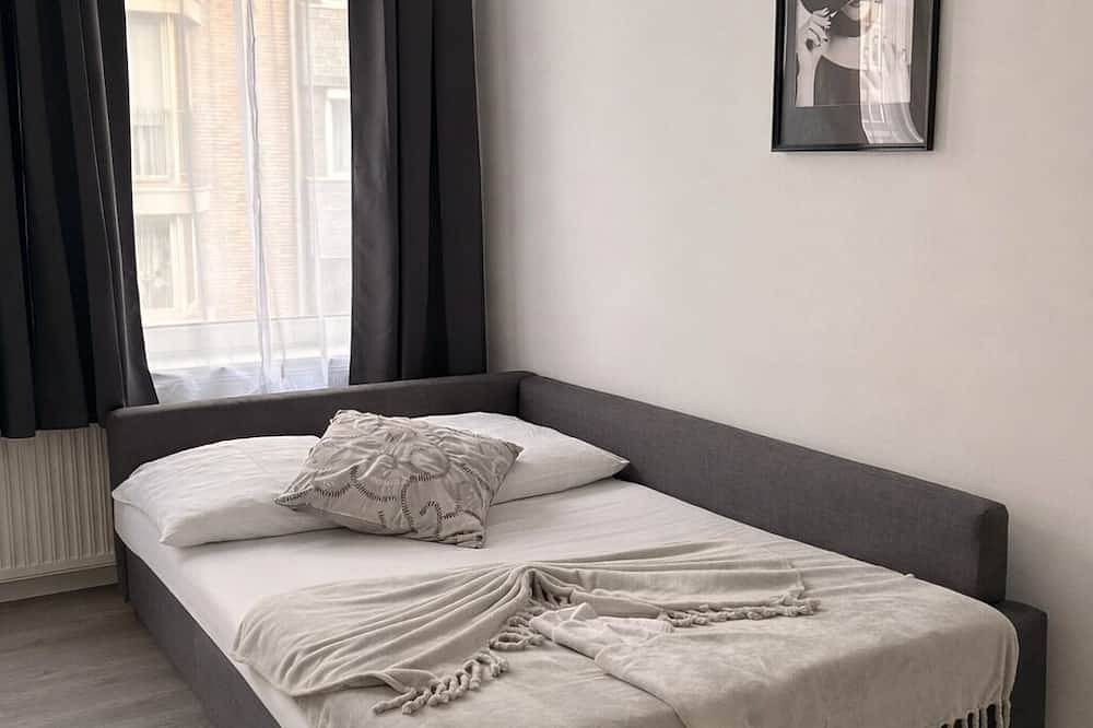 Appartamento intero, Directly on the Rhine - central, quiet & bright. in Colonia, Renania