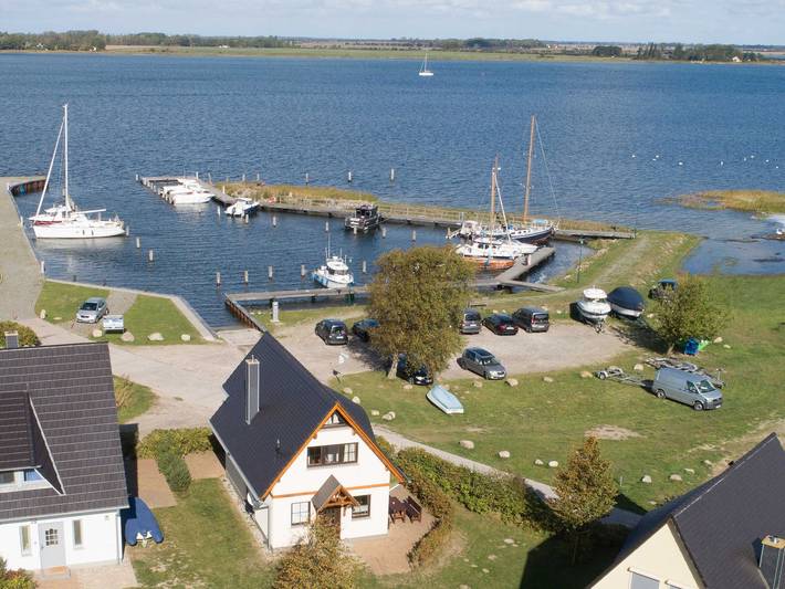 Ferienhaus für 5 Personen, mit Terrasse und Sauna sowie Garten und Whirlpool, kinderfreundlich auf Rügen - 3