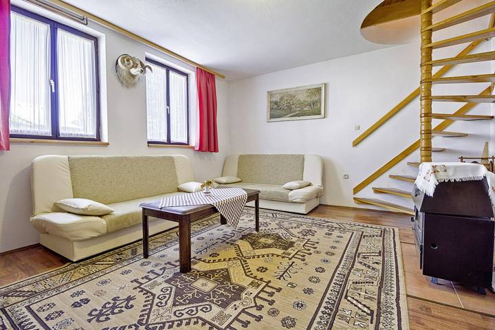 Milan in Rastovača (Haus für 4 Personen) in Smoljanac, Plitvicer Seen