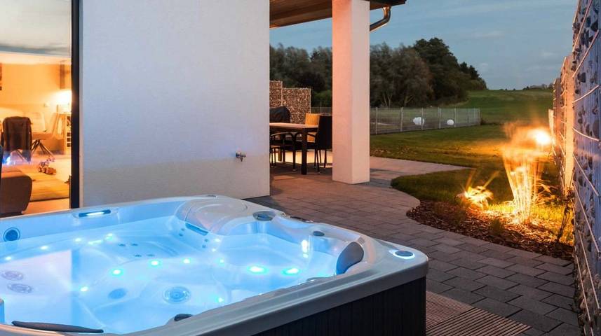Bauernhof für 7 Personen, mit Terrasse und Garten sowie Pool und Sauna in Göhren-Lebbin