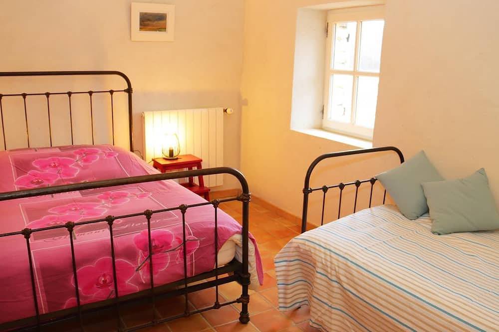 Großes Ferienhaus mit Pool im wunderschönen provenzalischen Mas, 2 km vom Dorf Banon entfernt in Banon, Forcalquier und Umgebung