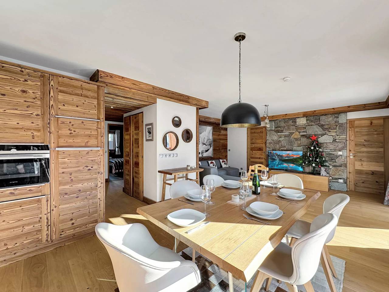 Apartamento entero, Leag15 - 4 estancias 6 personas con acceso a la piscina in Les Carroz, Arâches-la-Frasse