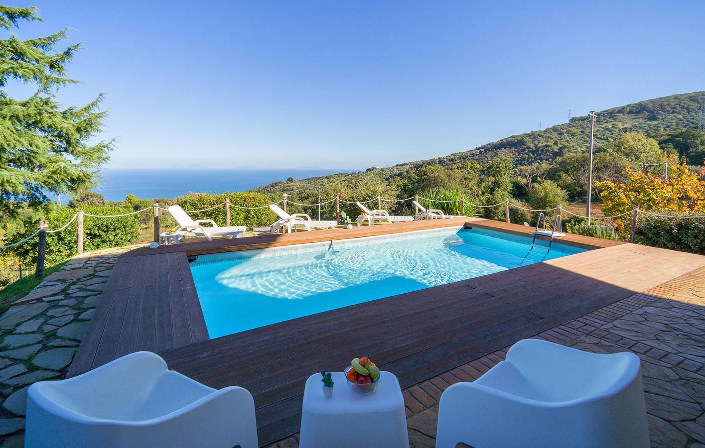 Apartamento com vista para o mar, com piscina e estacionamento, perto do centro da cidade in Caronia, Messina (província)