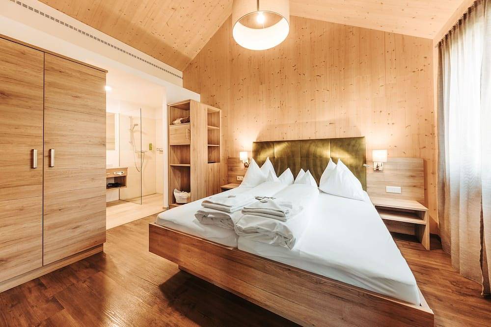 Modernes Holzchalet direkt Weissensee in Kärnten inkl. Strand und See-Spa! in Weissensee, Oberkärnten