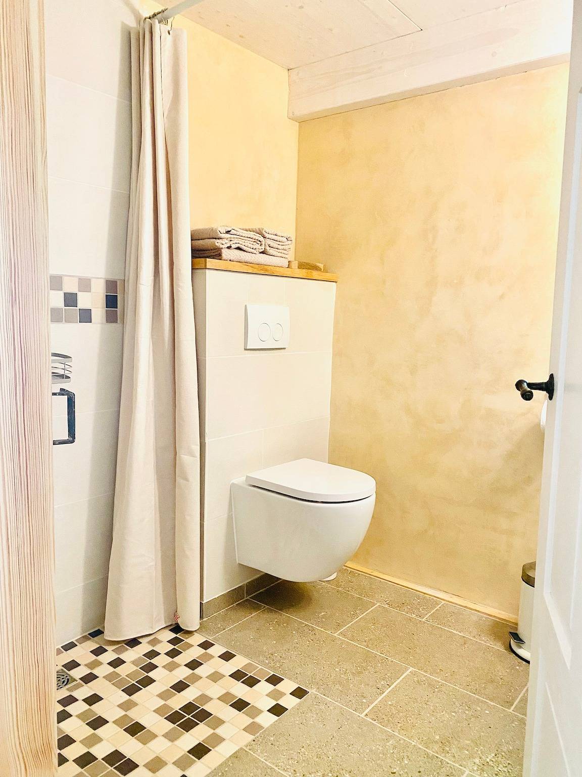Ganze Wohnung, Apartment „Zur Alten Scheune Ii“ mit Terrasse, Garten und Wlan in Balingen, Albsteig Etappe 14