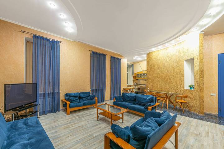 Apartament wakacyjny dla 8 osób, z jacuzzi i balkon w Kijów