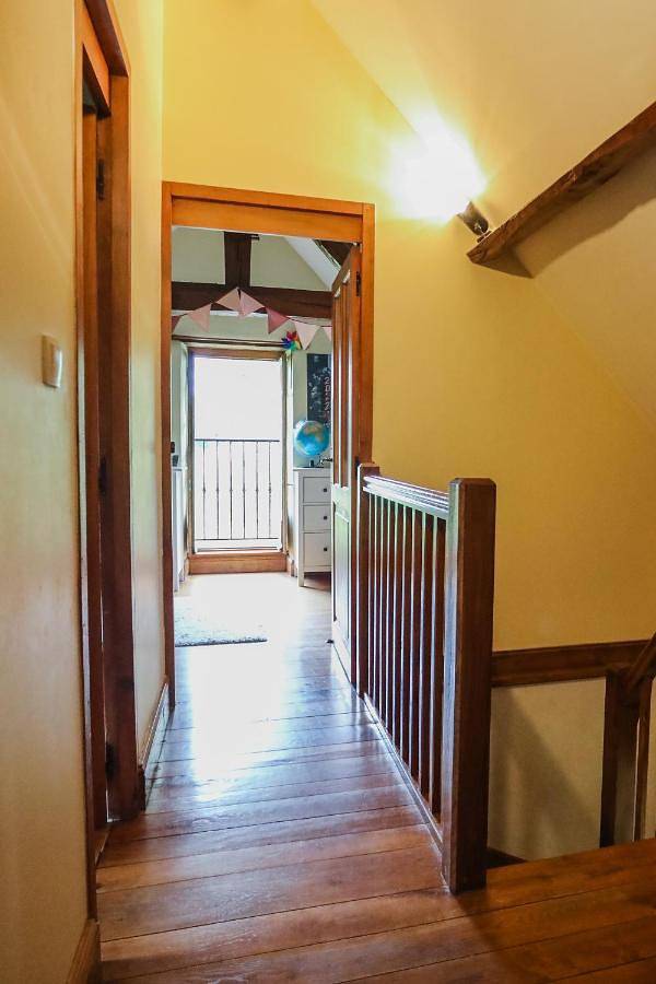 Location de vacances pour 8 personnes, avec piscine et jardin dans Beyssac - 3