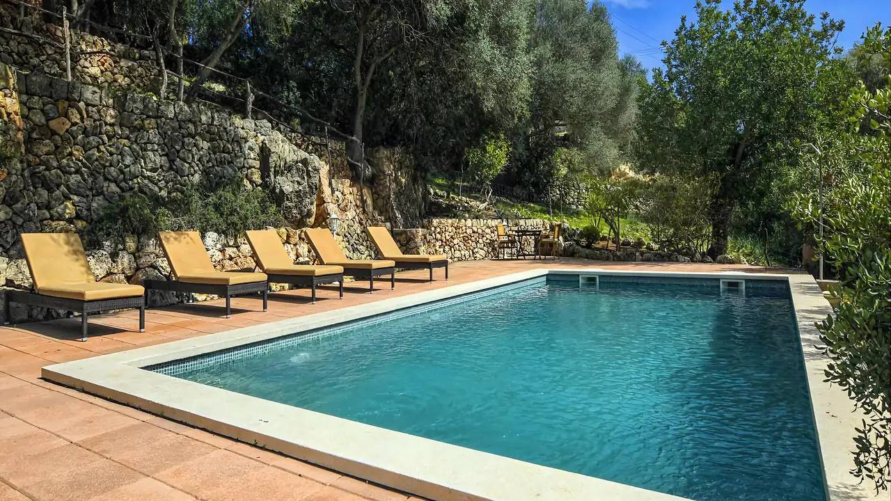 Holiday home for 9 people with garden in Santa Maria del Cami, Majorca Center