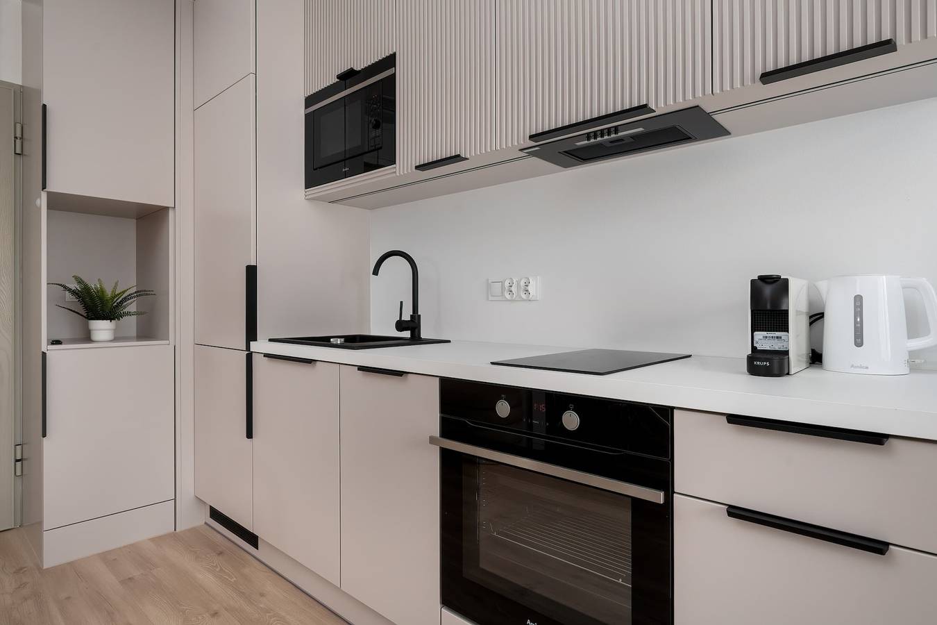 Ganze Wohnung, Stylish Apartment in the Center | Air Conditioning and Parking in Breslau, Niederschlesien