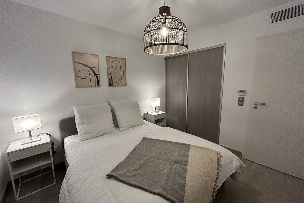 Entire apartment, Très bel appartment 2 chambres avec piscine in Èze, Nice region