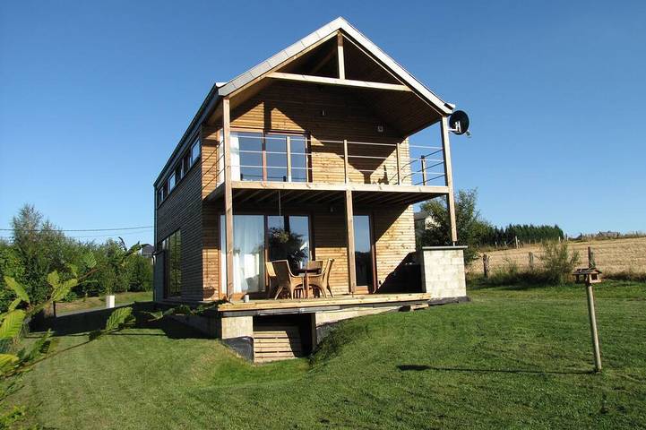 Chalet voor 8 personen, met balkon en tuin in Houffalize