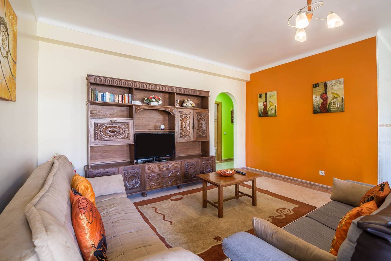 Appartement entier, Appartement "Anastácio" avec vue sur le jardin, piscine partagée, Wi-Fi et balcon in Albufeira, District de Faro