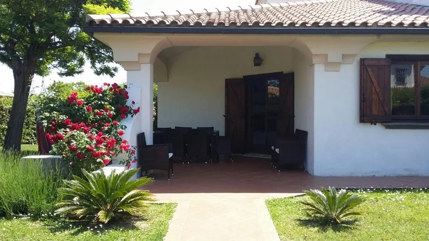 Holiday home for 9 people, with garden and pool as well as children pool, with pets - 1