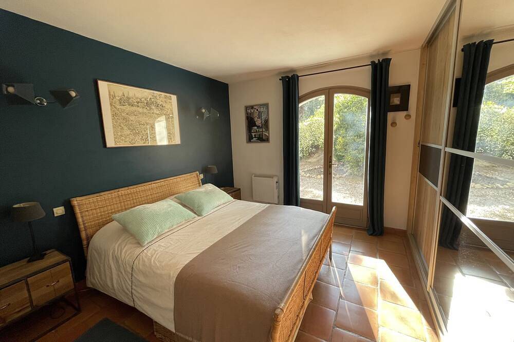 Ensoleillée Villa Near Aix-en-provence in Éguilles, Aix-en-Provence region