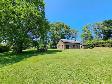 Location de vacances pour 14 personnes, avec terrasse, animaux acceptés dans Nadrin