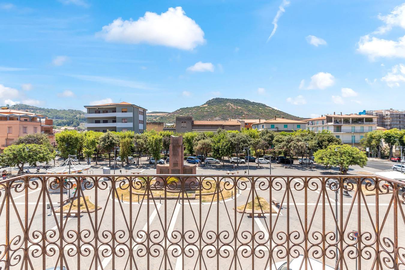 Entire apartment, Apartment 'Color Sabbia' with Balcony, Wi-Fi and Air Conditioning in Bosa, Planargia