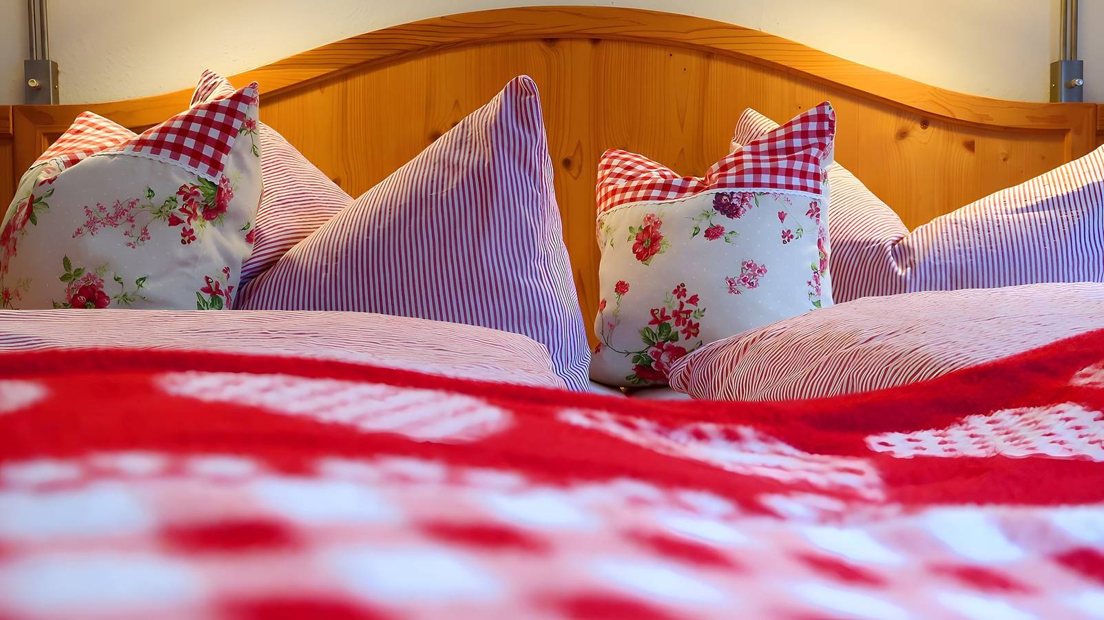 Ganze Wohnung, Ferienwohnung 'Enzian' mit Bergblick, privater Terrasse und Wi-Fi in Altglashütten (Feldberg), Feldberg