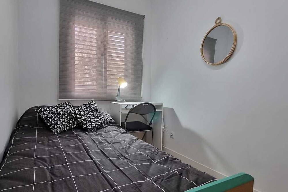 Entire apartment, La Insula Apartment in Alcalá de Henares, Madrid Province
