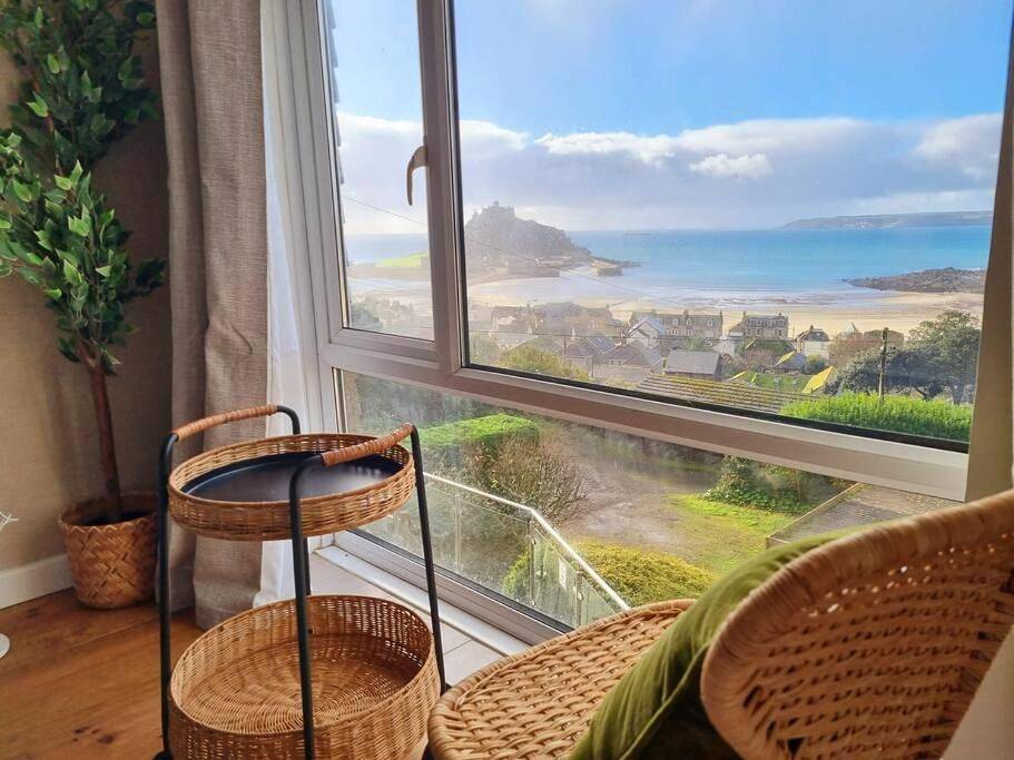 Three-Bedroom House in Marazion, Cornwall
