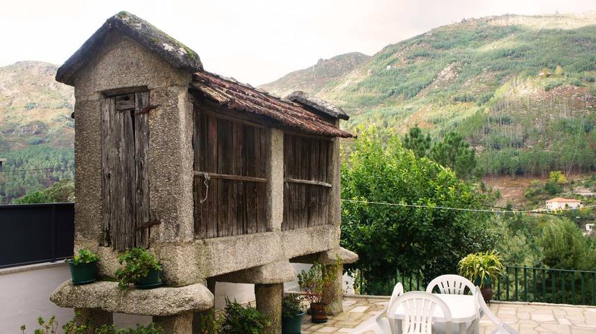 Location de vacances pour 16 personnes, avec jardin dans Gerês - 2