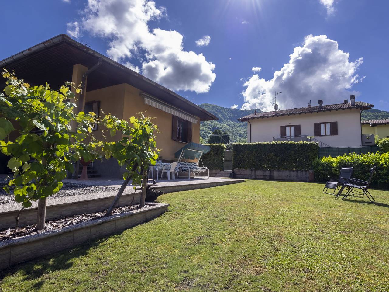 Harmony House in Porto Valtravaglia, Lago Maggiore (Lombardei)
