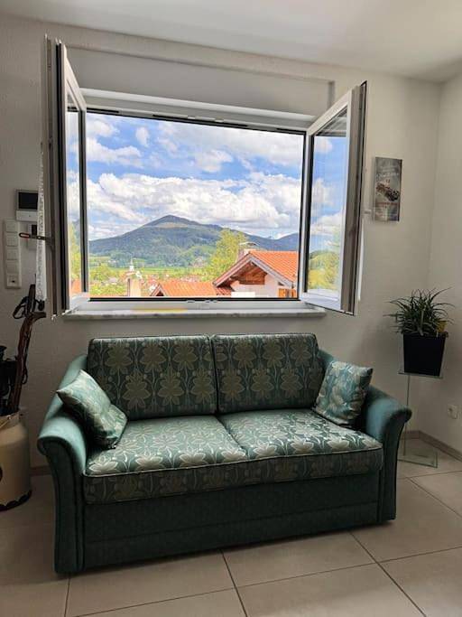 Ferienwohnung für 4 Personen, mit Terrasse und Ausblick in Hausham