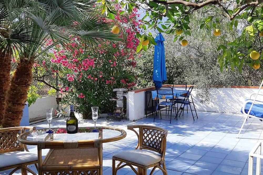 Los jardines de Marina entre terrazas y jardines a pocos minutos del mar, Wifi gratuito in Scauri, Provincia de Latina