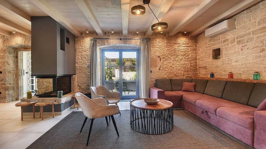 Location de vacances pour 8 personnes, avec terrasse à Tinjan - 2